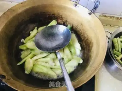 Make Garlic melon step 3