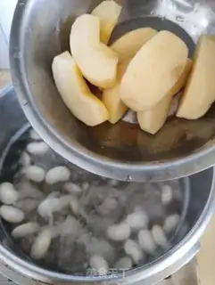 Make The big white pea apple soup step 5
