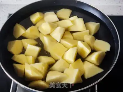 Make Air frying pots of peppers and potatoes step 1
