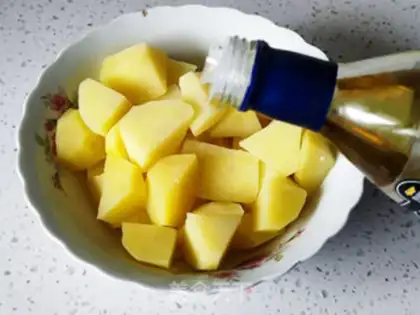 Make Air frying pots of peppers and potatoes step 2