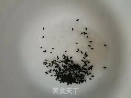 Make Riceballs step 3