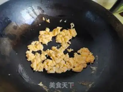 Make Mustard egg greasy rice step 3