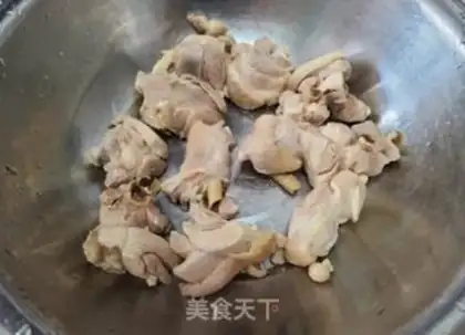 Make Moose mushroom chicken noodles step 2
