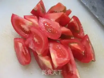 Make Egg dumpling ketchup noodles step 1