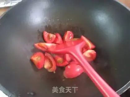 Make Egg dumpling ketchup noodles step 2