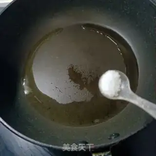 Make Five flowers and a black chicken step 4