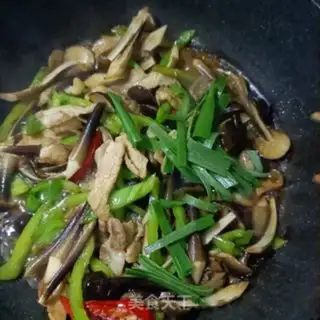 Make Five flowers and a black chicken step 12