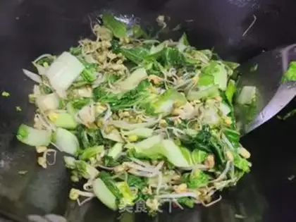 Make Cabbage and green bean sprouts step 3