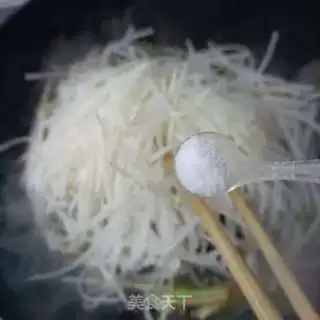 Make Oscillated fish soup step 1