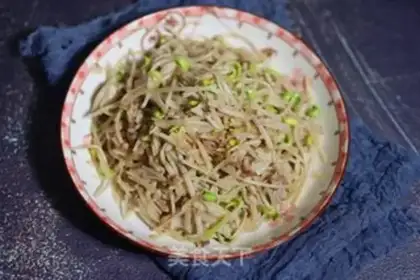 Make Lian soybean sprouts step 8