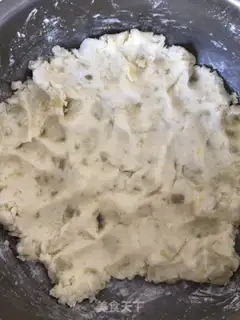 Make octopus little pellets。 step 10
