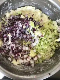 Make octopus little pellets。 step 11