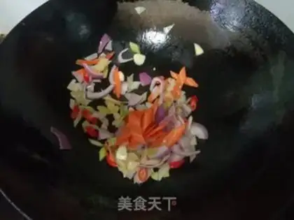 Make Onion fried black fish step 7
