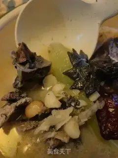 Make Chinese medicine and chicken stew step 10
