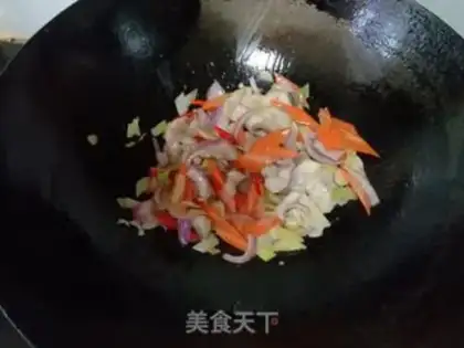 Make Onion fried black fish step 8