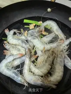 Make Shrimp rolls step 4