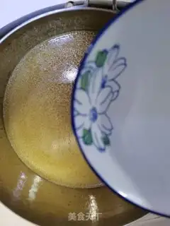 Make The dress and the omelet soup step 0