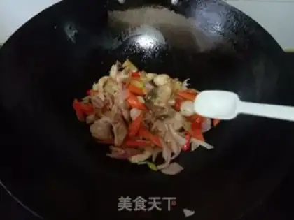 Make Onion fried black fish step 10