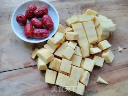Make Potato date soup step 1