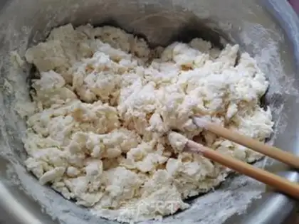 Make Hand grab cake step 1