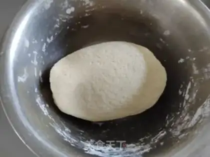 Make Hand grab cake step 2