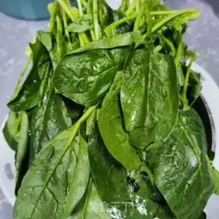 Make Spicy spinach step 0