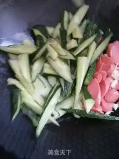 Make Ham sausage and cucumber step 3