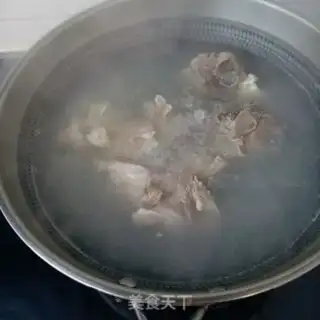 Make Dragonbone corn melon soup step 2