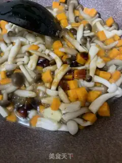 Make Pumpkin chicken-leg rice step 5