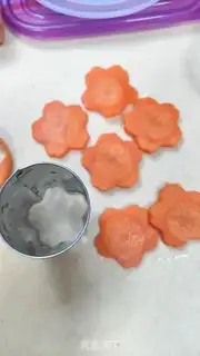 Make Onions, fat rolls step 0