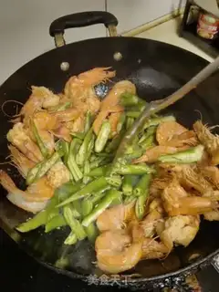 Make Pepper bean dry shrimp step 6