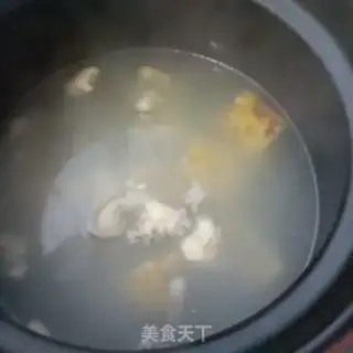 Make Dragonbone corn melon soup step 4