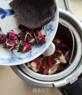 Make Yellow rose-skinned tea step 5