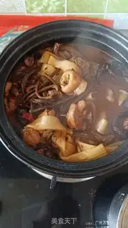Make Tea mushroom chicken-legged casserole step 0