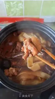 Make Tea mushroom chicken-legged casserole step 1