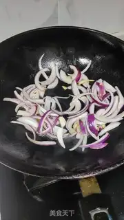 Make Onions, fat rolls step 4