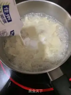 Make Coconut-cracker egg candy step 5