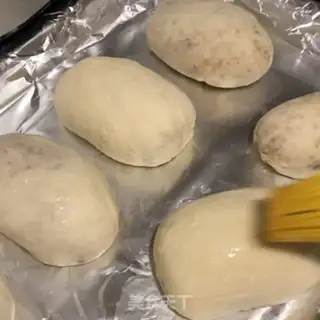Make Roasted wheat embryos, heart buns step 12