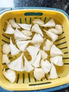 Make Monkey-head mushroom chops step 1