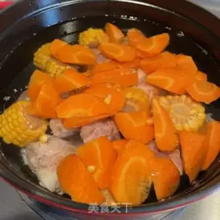 Make Yellow Corn Lotus bouquet soup step 6