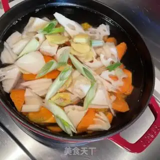 Make Yellow Corn Lotus bouquet soup step 7