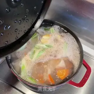 Make Yellow Corn Lotus bouquet soup step 8