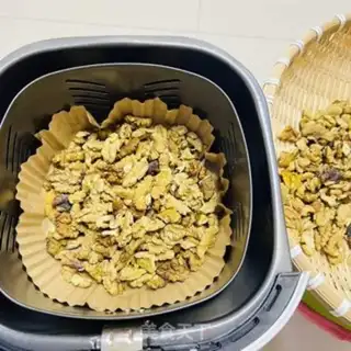 Make Anti-saloon walnuts step 1