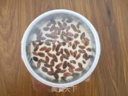 Make raisin paste step 4