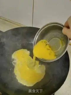 Make Eggs and guacamole step 4