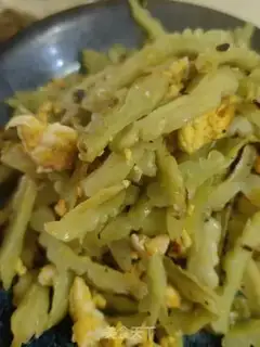 Make Eggs and guacamole step 10
