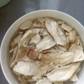 Make Chicken-legged mushrooms and oily cabbage step 1