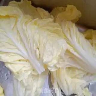 Make Pork-blooded sauerkraut step 1