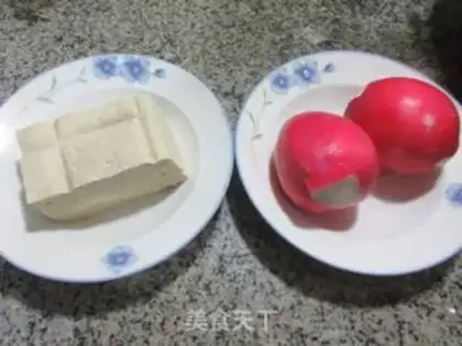 Make Frozen tofu with red radish step 0