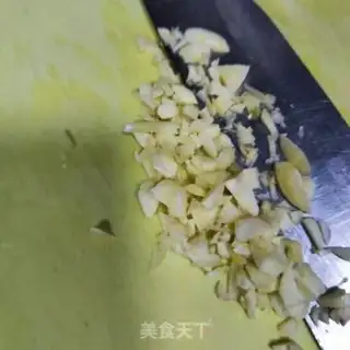 Make Garlic fried leaves step 2